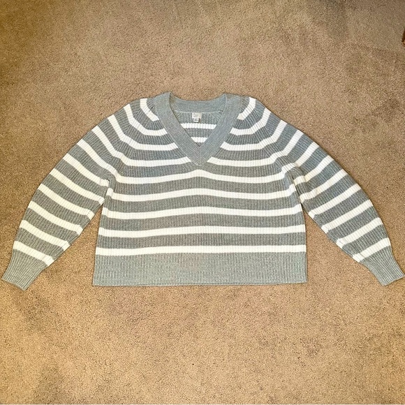 Ribbed V-neck Gray and White Striped Chunky Knit Sweater XXL NWOT - Picture 2 of 9
